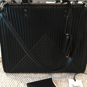 Coach Rogue 1941 with rivets in black